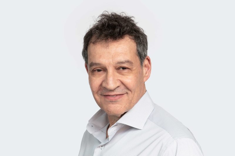 Leading library change with confidence