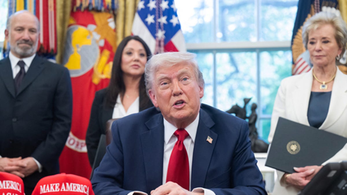 Image for President Trump signs executive order boosting AI in K-12 schools